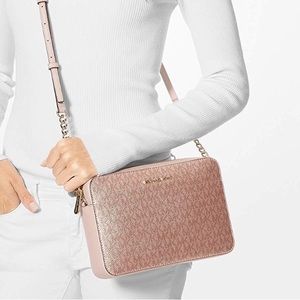 Michael Kors jet set crossbody bag